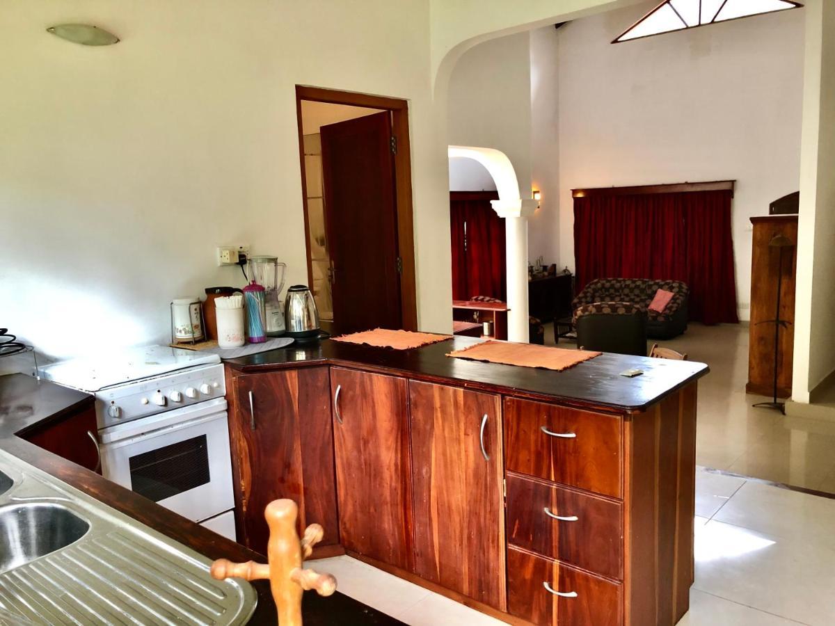 Garden Haven Hikkaduwa Villa Bagian luar foto