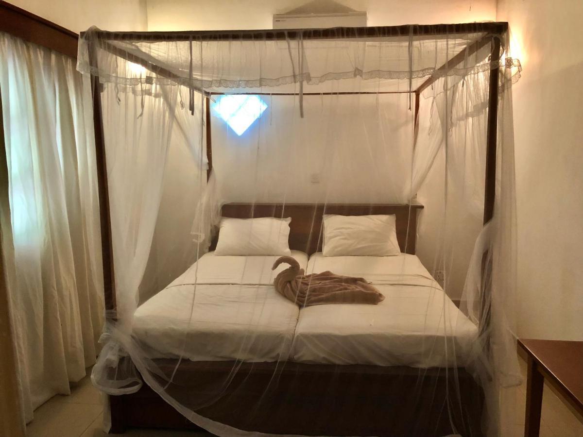Garden Haven Hikkaduwa Villa Bagian luar foto