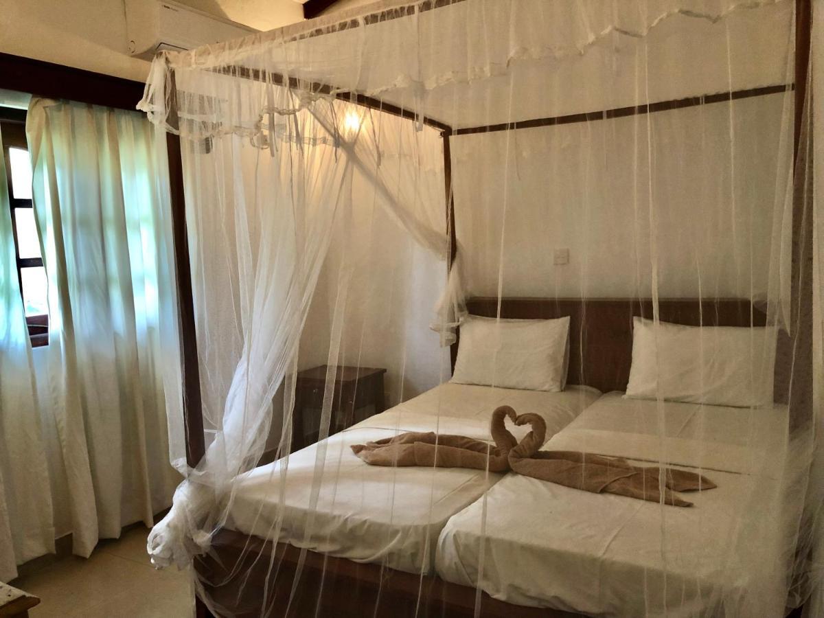 Garden Haven Hikkaduwa Villa Bagian luar foto